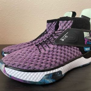 Nike Air Zoom UNVRS Vivid Purple Black White Men's Shoes size 5.5 no box top